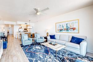 Tranquil escape in oceanfront complex near Pier Park with hot tub pool & AC