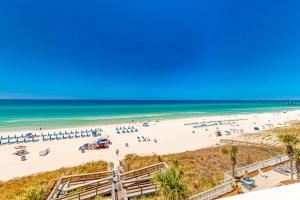 Tranquil escape in oceanfront complex near Pier Park with hot tub pool & AC