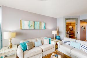 16th-floor condo with Gulf views beach access 2 pools hot tub & private W&D