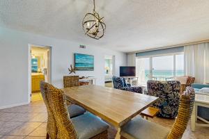 Gulf & Beachfront Condo on Fourth Floor with ocean Views pool