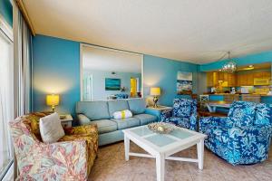 Gulf & Beachfront Condo on Fourth Floor with ocean Views pool