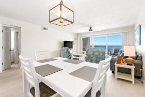 Second-Floor Gulf-front Condo with Beach Service & pool