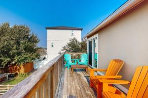 Condo with beach access resort pools & relaxing balcony