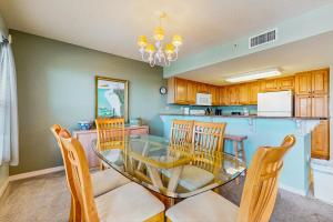 Beautiful beachfront condo with shared pool & beach access