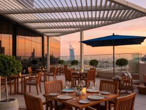 Ultimate Stay - Avani Palm Burj-AlArab View from the pool