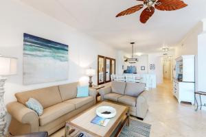 Dog-friendly 4th-floor 3-bedroom condo with stunning Gulf views & pickleball