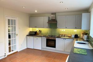 Lighthouse cottage Mawgan Porth near the SW coastpath