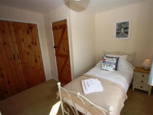 Lighthouse cottage Mawgan Porth near the SW coastpath