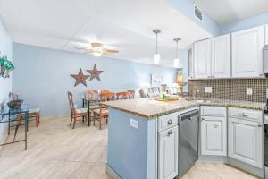 Comfortable beachfront condo with beach service - quick drive to dining