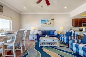 Gated-entry condo near the beach with pool hot tub & private balcony