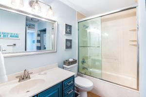 Oceanfront condo with pool access washer&dryer central AC and ocean view