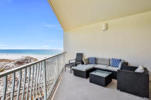 Oceanfront condo with pool hot tub sauna gym bikes tennis - lovely balcony