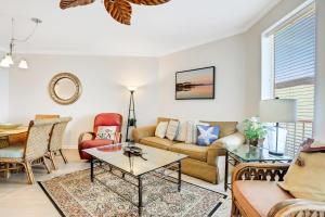 Oceanfront condo with pool hot tub sauna gym bikes tennis - lovely balcony