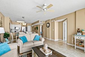 Fifth-floor oceanfront condo with pool ocean view washer&dryer & fast WiFi
