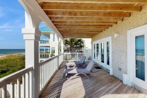 Beachfront home with a pool game room deck grill washer&dryer & central AC