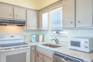 Dog-friendly beachfront bungalow with gorgeous views outdoor shower and deck