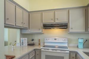 Dog-friendly beachfront bungalow with gorgeous views outdoor shower and deck