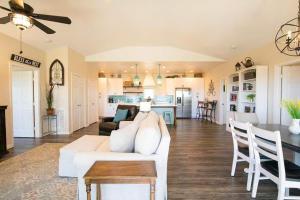 Gorgeous coastal home with gorgeous sunsets outdoor space w grill