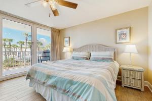 Gorgeous beach view condo Shared pool and Beach access