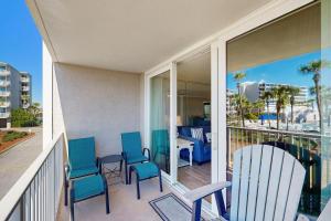 Gorgeous beach view condo Shared pool and Beach access