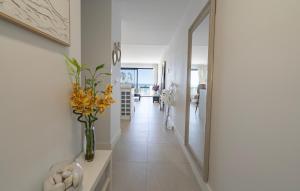 Modern 2 Bedroom Apartment with Panoramic Sea Views