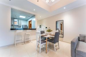 Sophisticated 1BR, Walk to Dubai Mall & Fountain - Dunya Tower, Downtown Dubai by Deluxe Holiday Homes