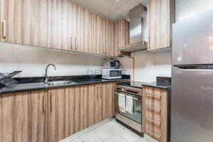 Sophisticated 1BR, Walk to Dubai Mall & Fountain - Dunya Tower, Downtown Dubai by Deluxe Holiday Homes