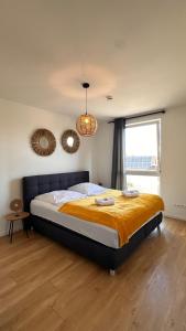 AMAO-Sepia - Spacious Family Apartment - 6 Guests - Parking