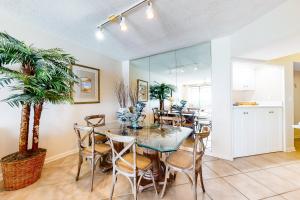 Beachfront condo with private beach access hot tub tennis court & pools