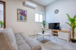 Stylish one bedroom penthouse with 2 sun terraces BFRA1-3