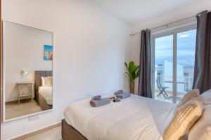 Stylish one bedroom penthouse with 2 sun terraces BFRA1-3