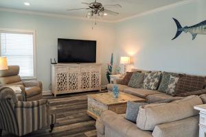 Waterfront home with private grill dock and washer & dryer