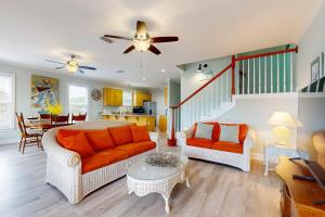 Gulfview duplex with loft full kitchen and washer and dryer