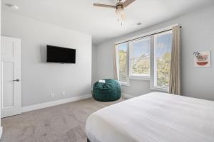 Massive 3 bedroom home close to downtown