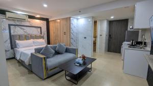Luxury Studio Resort Pool Centara Avenue