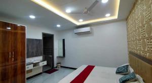 Hotel Jms Inn