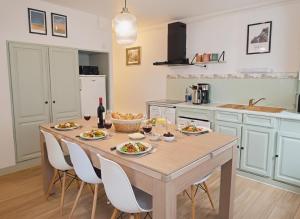 MP- En famille ou entre amis-ies avec de lespace et mer à 3min