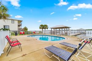 Wonderful home near the gulf with shared pool fishing pier easy beach access