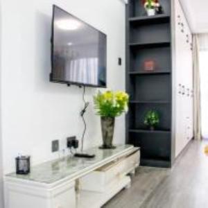 lovely fully furnished studio apartment in kileleshwa with unbeatable city scenic view