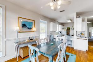 Bright duplex with two full kitchens large decks and private washer dryers