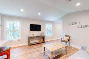 Stylish island condo near the beach with fast WiFi central AC & private W&D