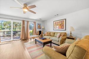 Queens Grant Villa on Golf Course w Shared Pool