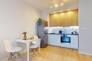 Cozy Stay Bemowo Apartment with Balcony&Parking