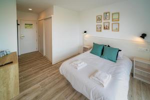 Alima Surf & Hotel
