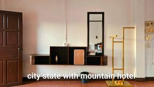 city state with mountain hotle