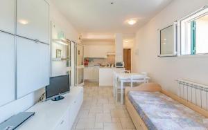 Villa Cambretta con giardino, posto auto e a due passi dal mare