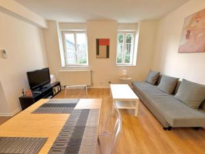 Spacious 1 bedroom apartment - Free parking around