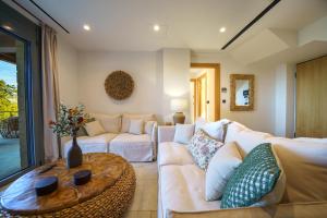 EAST VILLA by CYAMES