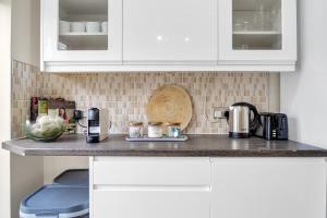 Large West London Home for Contractors & Families