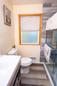 Cozy 5BR St Paul Home with Fireplace & Free Parking